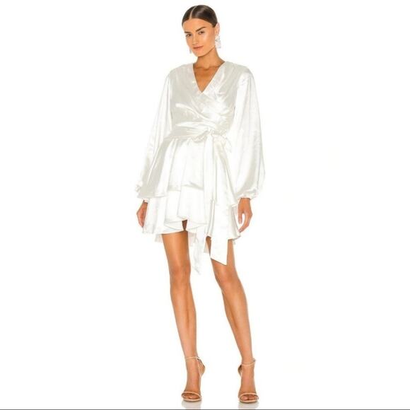 Elliatt Lynx Dress Ivory Medium NWT Long Sleeve Knee Length Faux Wrap V Neck - Picture 1 of 11